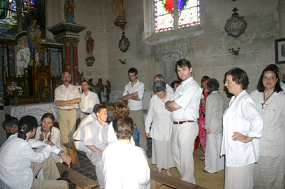 dans l'&eacute;glise
